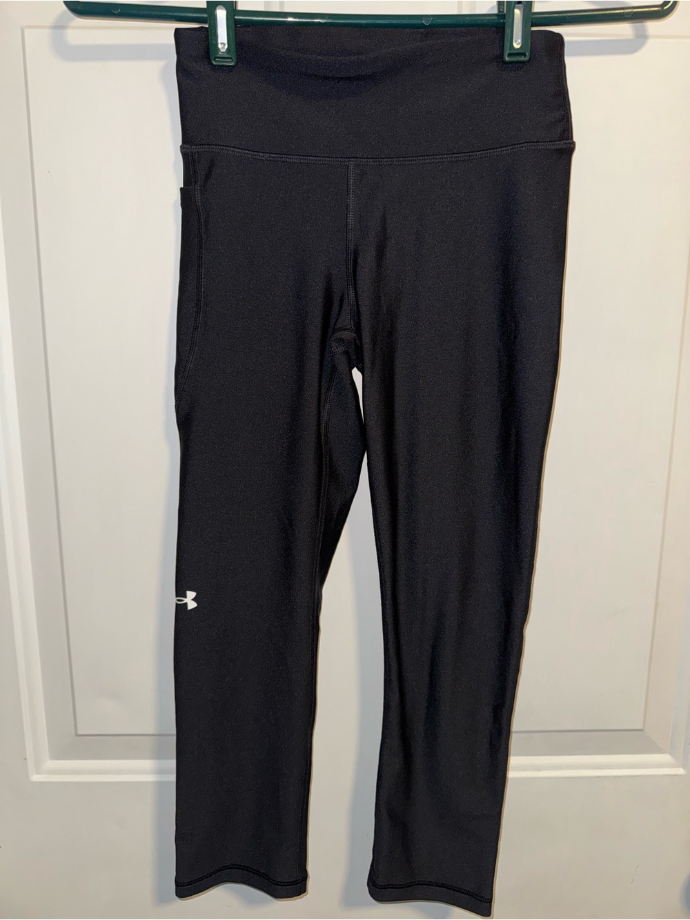 Under Armour Black Women’s Athletic Capri Leggings